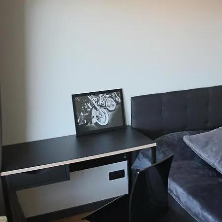 New Modern 4-room With Big Balcony And Undeground Parking In Center Of Apartment *