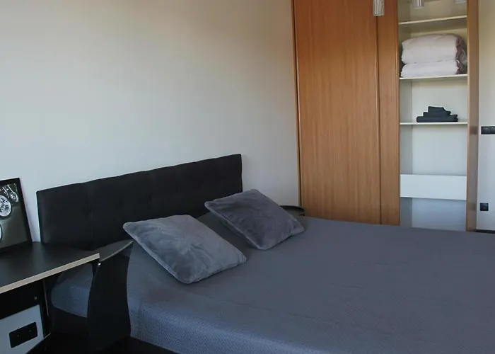 דירה New Modern 4-room With Big Balcony And Undeground Parking In Center Of טאלין