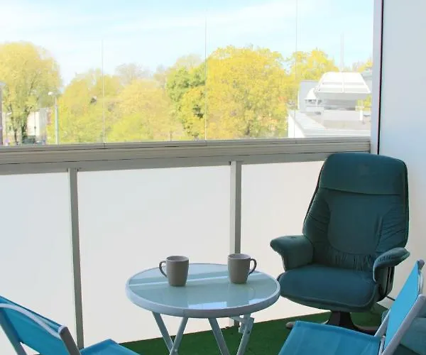 New Modern 4-room With Big Balcony And Undeground Parking In Center Of Apartamento