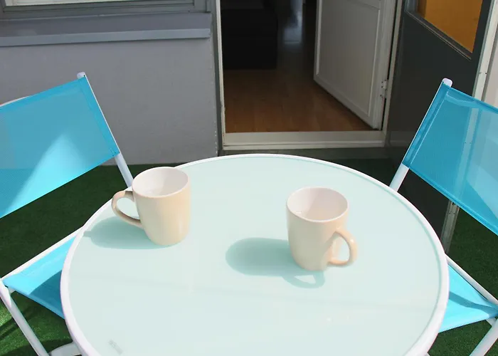 Apartamento New Modern 4-room With Big Balcony And Undeground Parking In Center Of