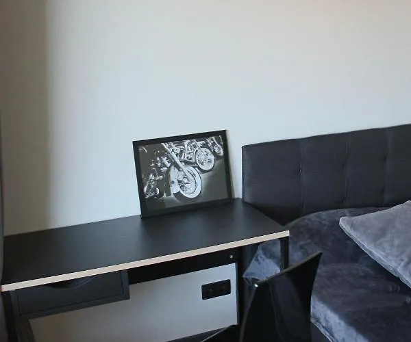 New Modern 4-room With Big Balcony And Undeground Parking In Center Of דירה *