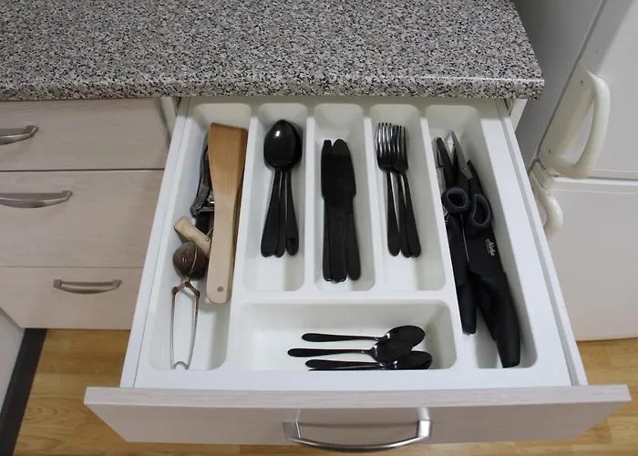 New Modern 4-room With Big Balcony And Undeground Parking In Center Of Apartamento