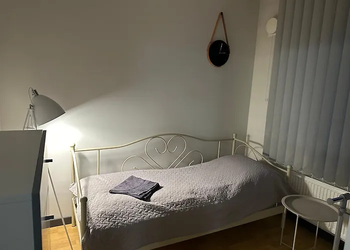 דירה New Modern 4-room With Big Balcony And Undeground Parking In Center Of