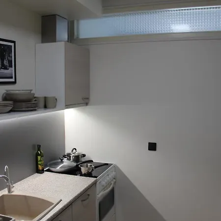 New Modern 4-room With Big Balcony And Undeground Parking In Center Of Appartamento *